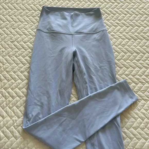 Lululemon - Picture 1 of 6